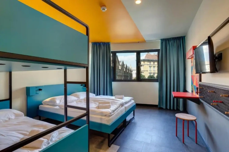Standard Quadruple room