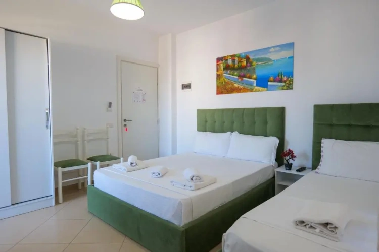 Standard Triple room with balcony