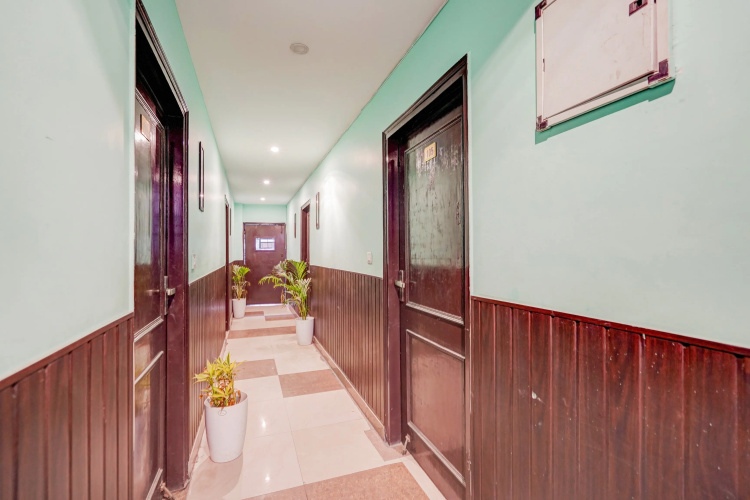 Collection O Rispana Pul Dehradun Formerly Hotel Square 1