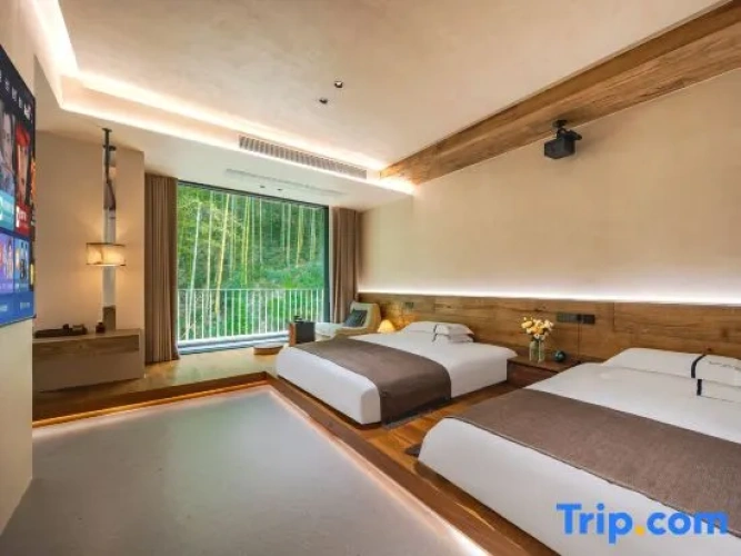 Standard Twin Family room with balcony