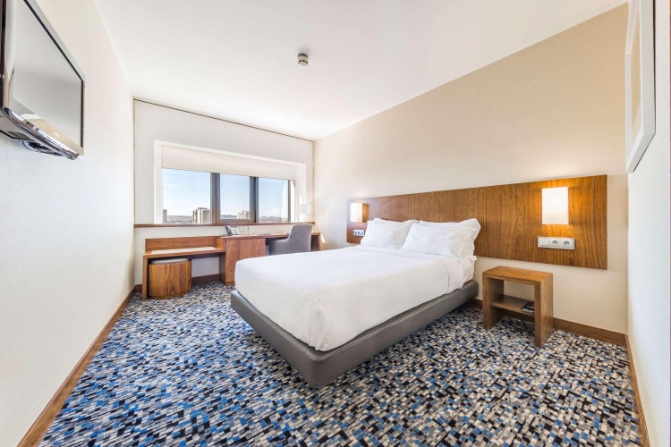 Ramada by Wyndham Lisbon photo 7