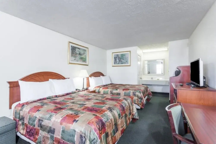 Knights Inn Cadiz