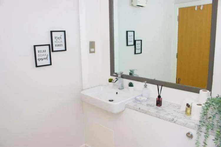 2 Bedrooms Apartment
