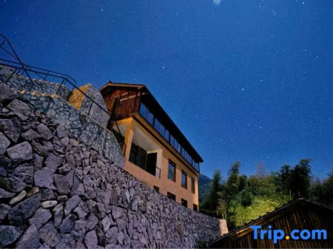 Jiushe Hostel