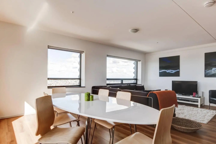 Amazing Apartment on 39th floor 773