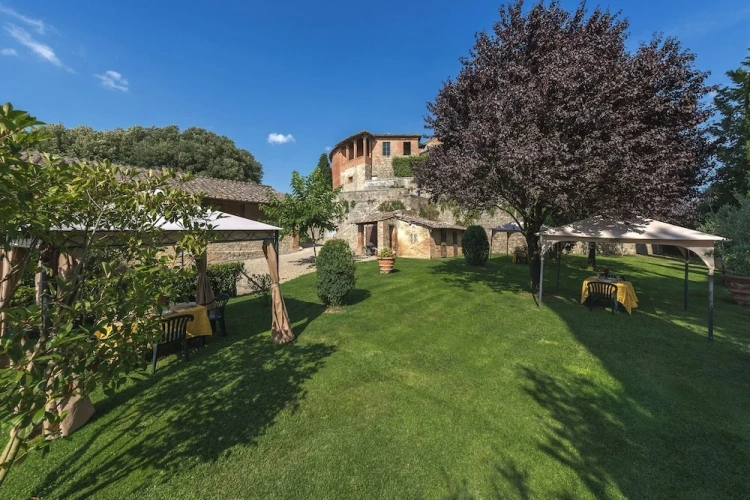 1 Bedroom Superior Apartment with pool view