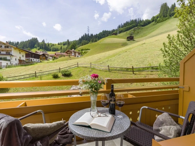 Comfort Double room with balcony and with mountain view