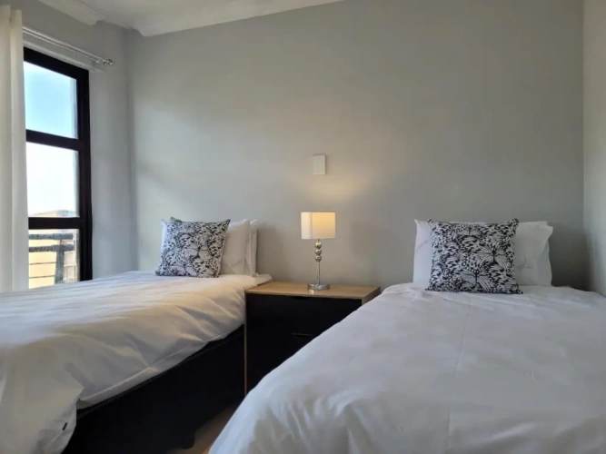 3 Bedrooms Apartment