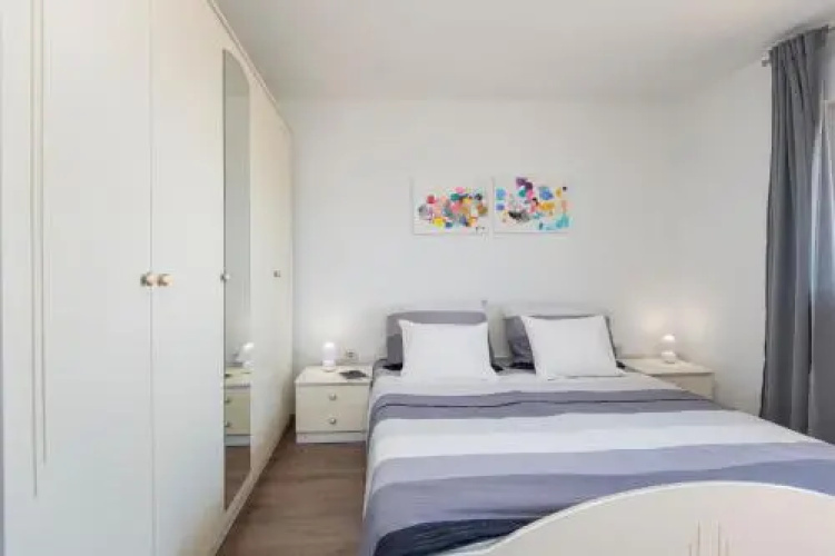 Apartment Dora
