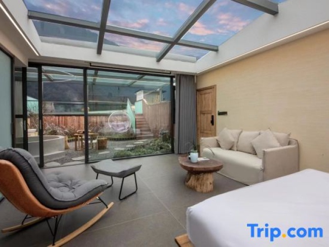 Standard Double room with courtyard view