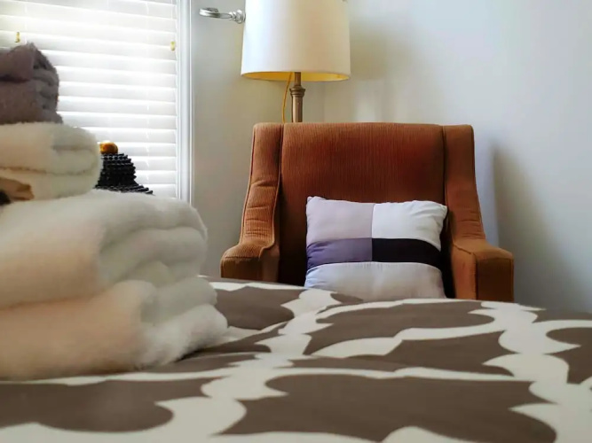 Applause Guest House
