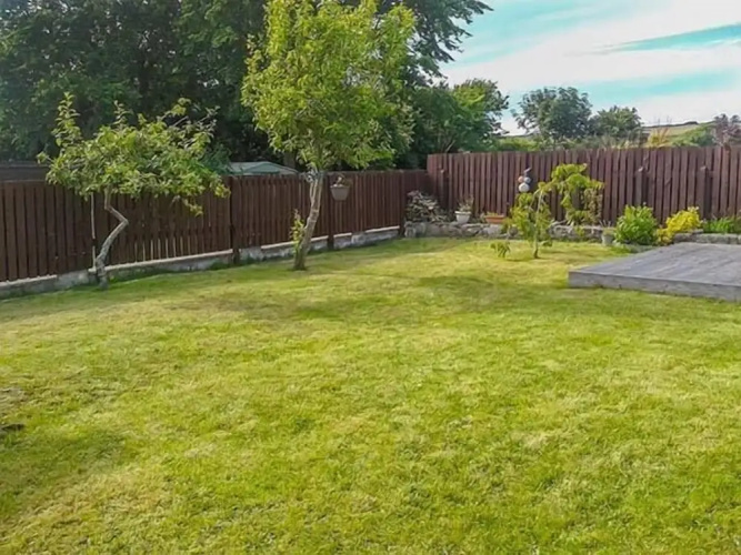 1 Mirehouse Place