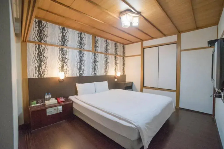 Wl Hotel
