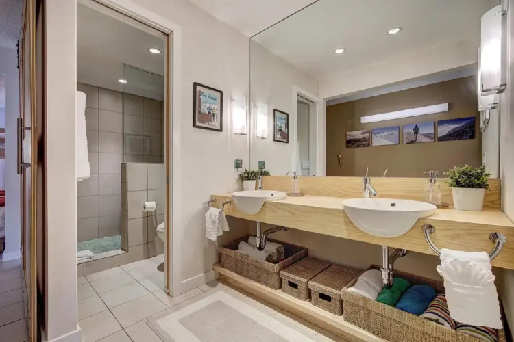 Scandi Chic Condo near Main Street