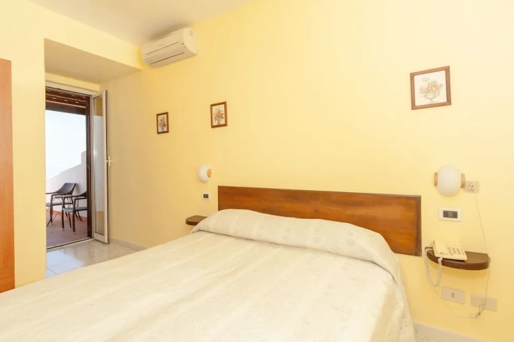 Standard Double room with balcony and with sea view