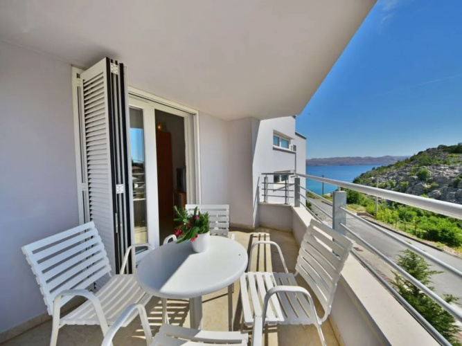Apartment Sani Karlobag 12725