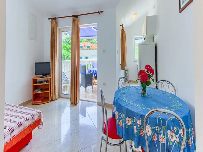 Apartments Ivo