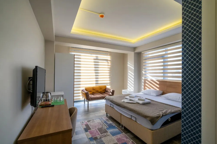 Sist 34 Suit Hotel
