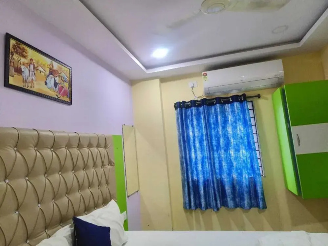 Hotel S L B Grand
