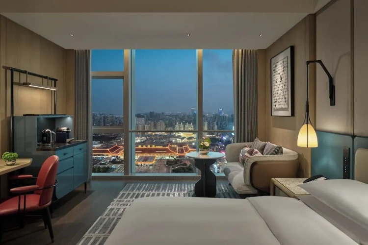 Deluxe Double Suite with bay view