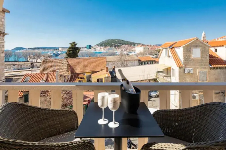 New luxury apartment Bacvice
