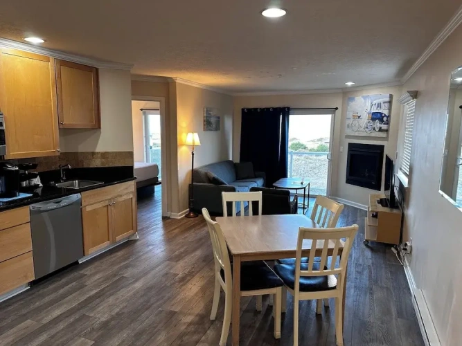 2 Bedrooms Deluxe Suite with balcony and with ocean view