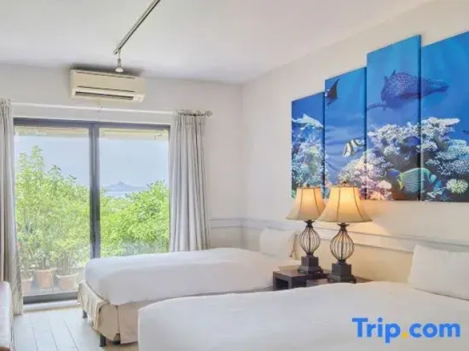 Standard Pool Garden Twin room