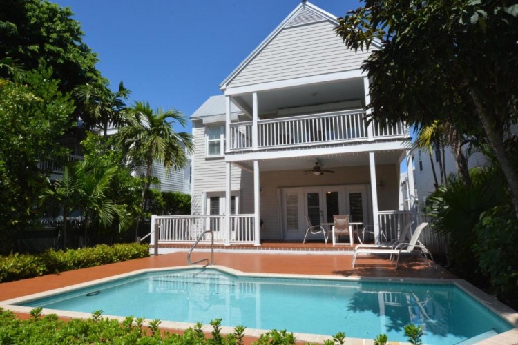 4 Bedrooms Cottage
