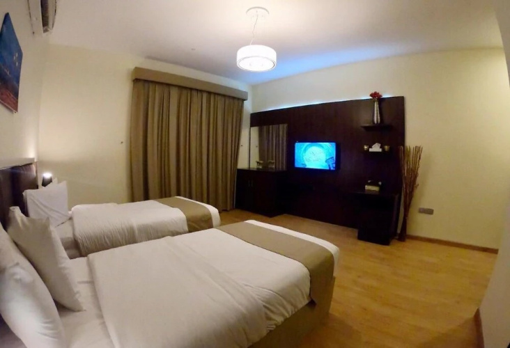 Weekdays Hotel