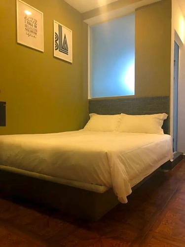 Deluxe Triple room with city view