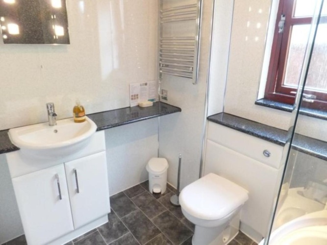 2 Bedrooms Cottage