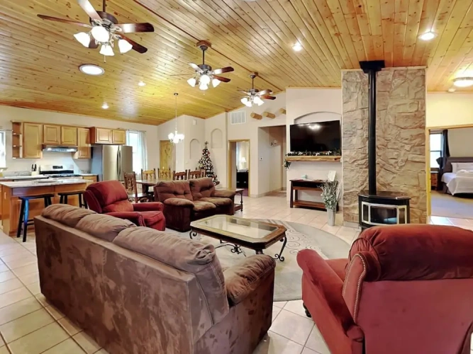 3 Bedrooms Cottage with balcony