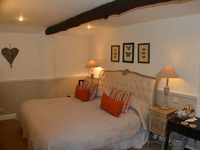 The Castle Arms Inn