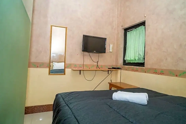 Economy room