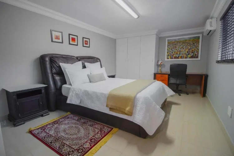 2 Bedrooms Apartment