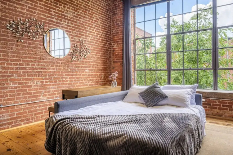 2 Bedroom Historic Brick Getaway with Wifi