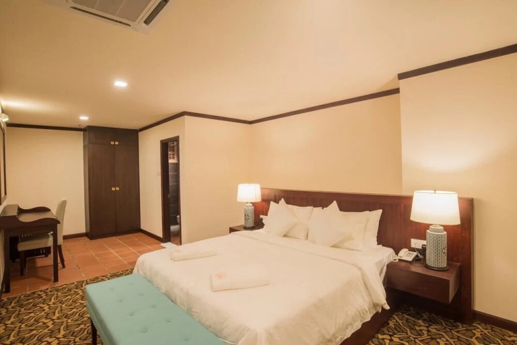 The Platinum Hotel & Suites