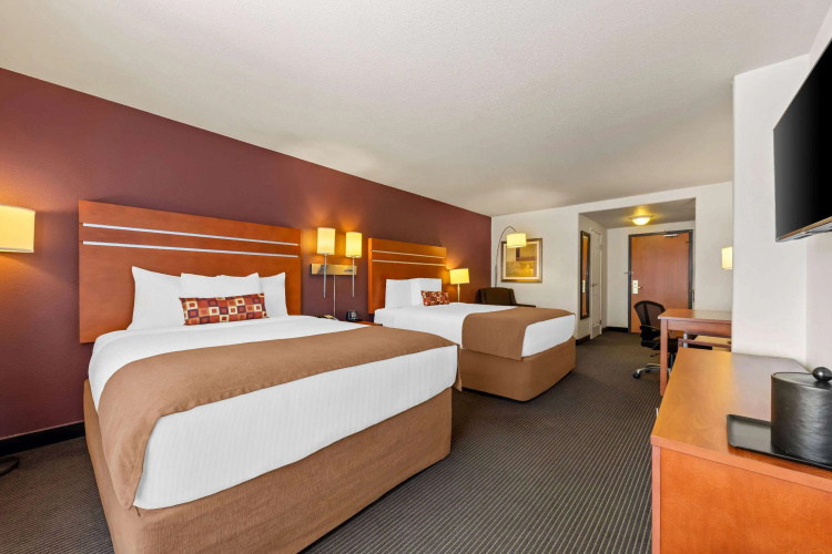 Wingate by Wyndham Calgary South photo 7