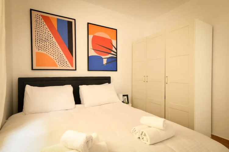 MAMAD - Pet-friendly 2BR Apt & Kitchen