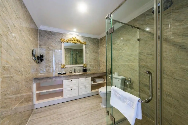 2 Bedrooms Villa with lake view