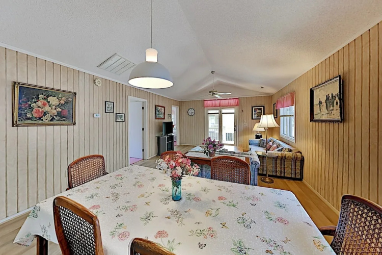 1summect 3 Bedroom Cottage