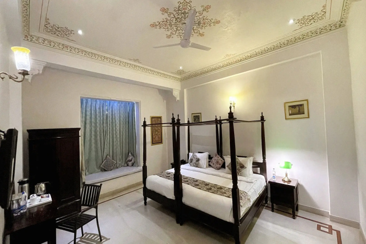 Hotel Boheda Palace