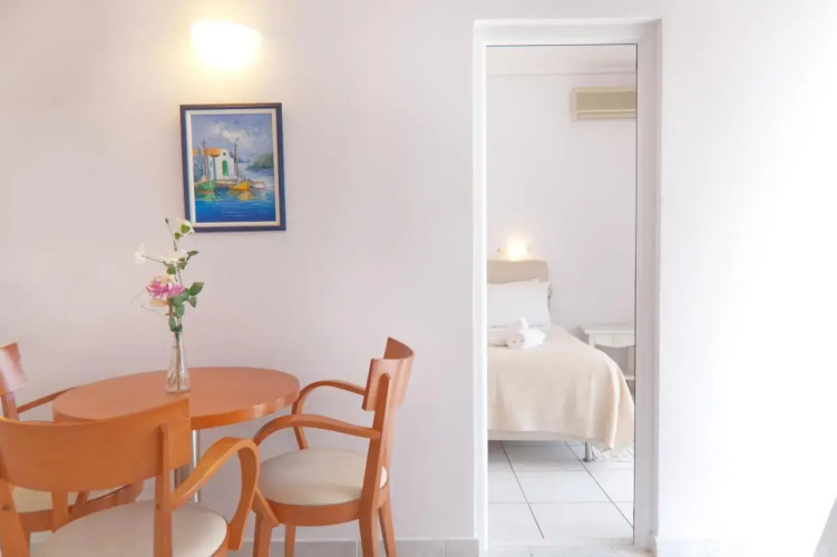 Hotel Milos