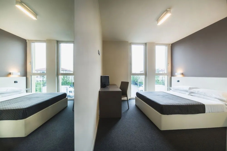 Hotel Giallo