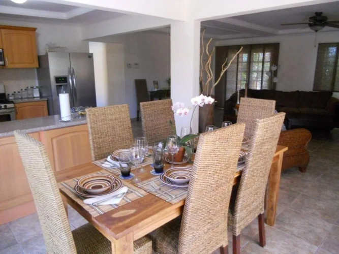 3 Bedrooms Villa