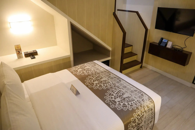 Mella Hotel Manila near NAIA Airport