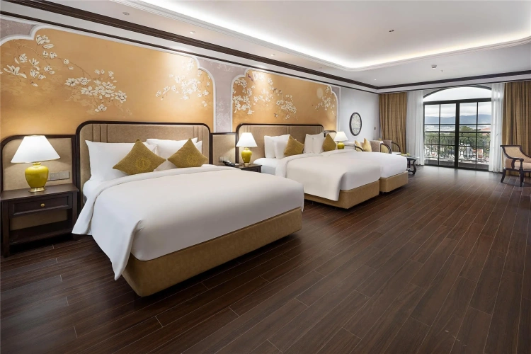 Grand room