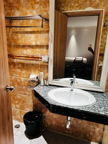 A1 Royal hotel Riverside