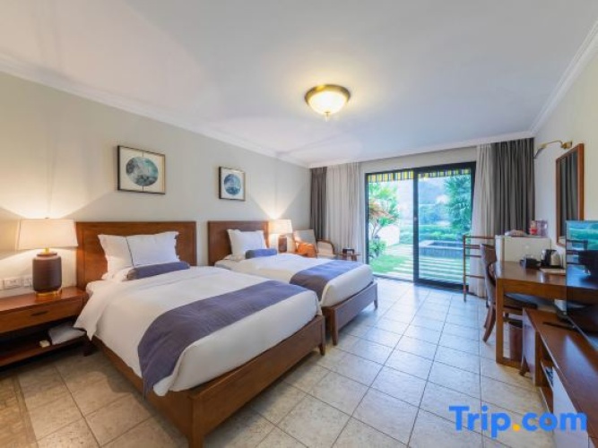 Standard Double Duplex room with lake view