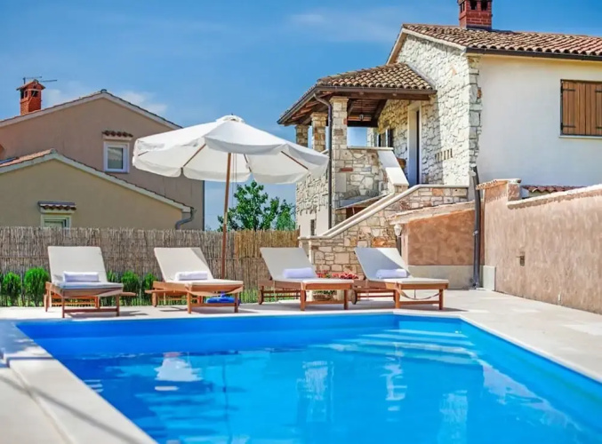 Charming Holiday Home With Garden